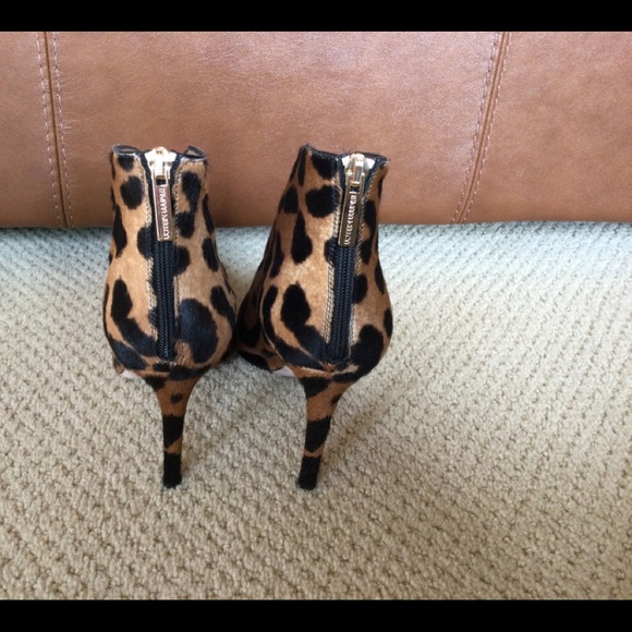 Tamara Mellon Charge Brown Leopard print Booties size 36 - Picture 6 of 12